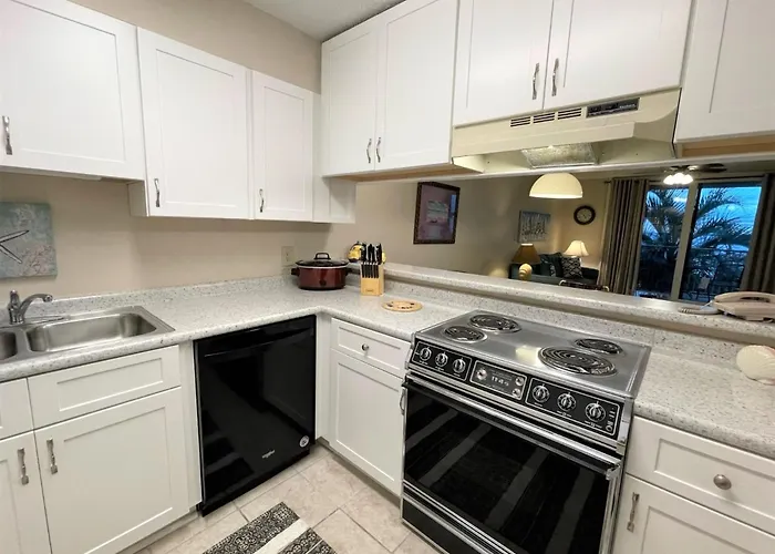 Holiday home Compass Point 103