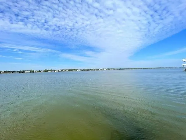 Holiday home Compass Point 103