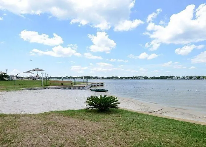 Holiday home Compass Point 103 *